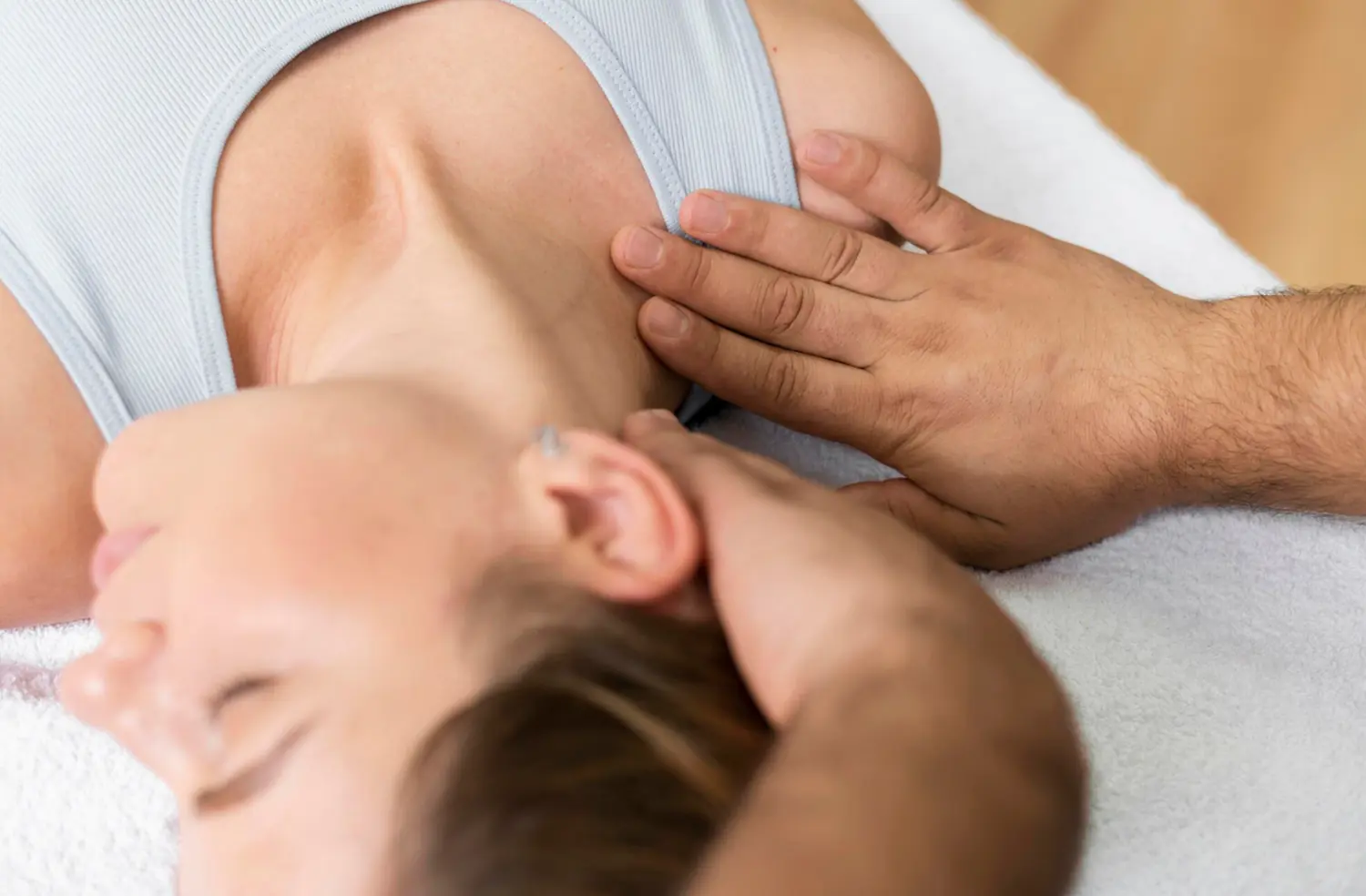 Neck pain treatment techniques at Orthosports Calgary